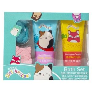 Squishmallow 4 Piece Bathset- Bubble Bath, Loofah, Bath Bomb, Body Wash
